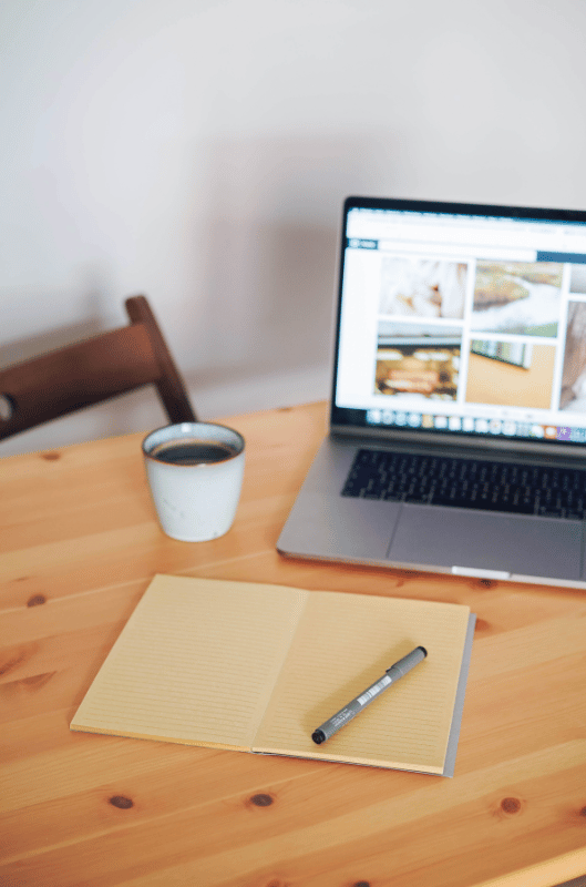 Gradient-Blue-Modern-Professional-Graphic-Designer-Resume-Website-Landing-Page-Desktop-Prototype-2